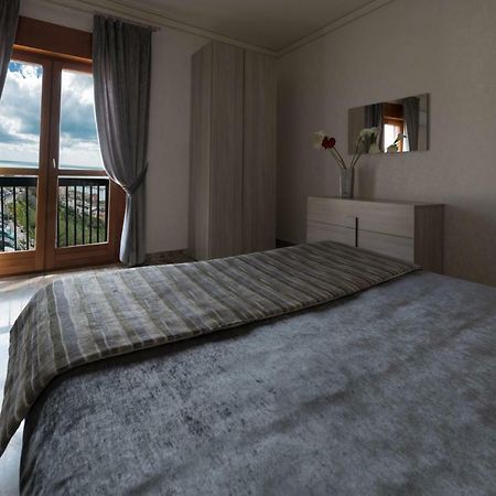 シャッカ Domus Aurea Bed & Breakfast エクステリア 写真