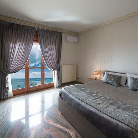 シャッカ Domus Aurea Bed & Breakfast エクステリア 写真