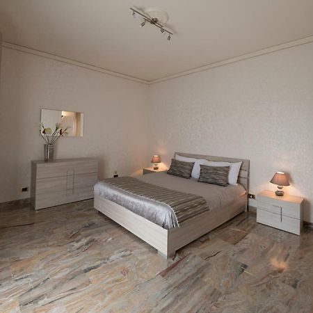シャッカ Domus Aurea Bed & Breakfast エクステリア 写真