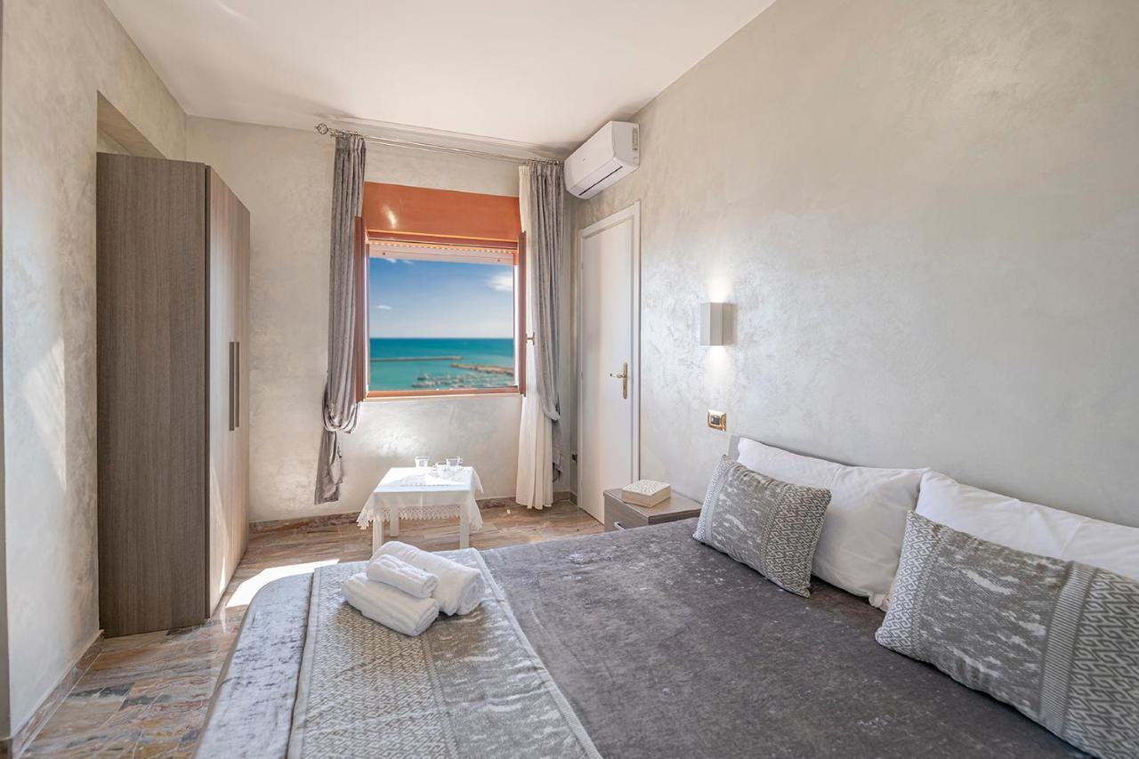 シャッカ Domus Aurea Bed & Breakfast エクステリア 写真