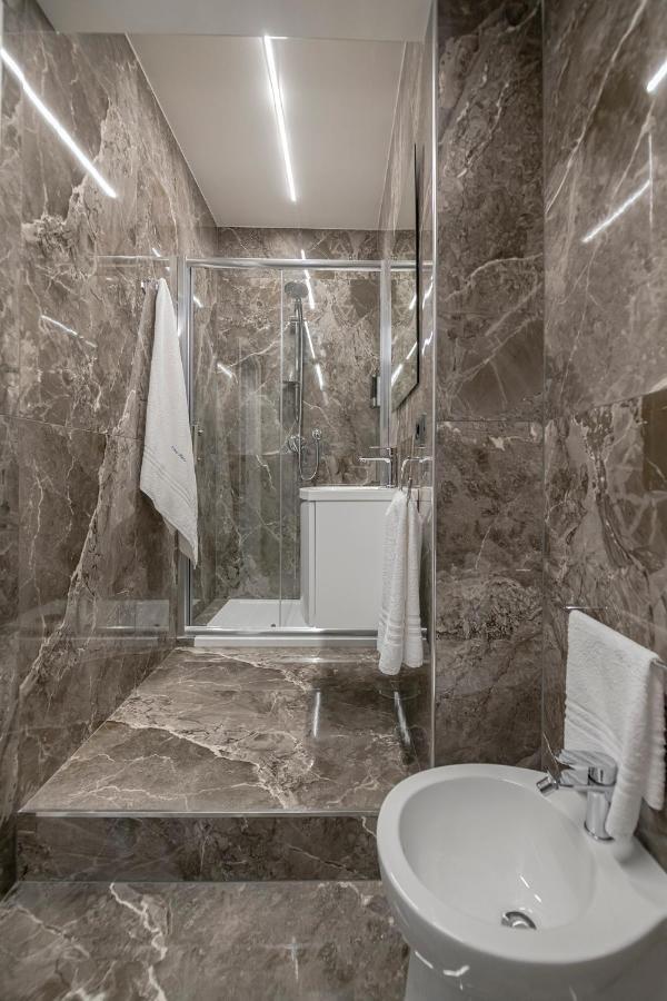 シャッカ Domus Aurea Bed & Breakfast エクステリア 写真