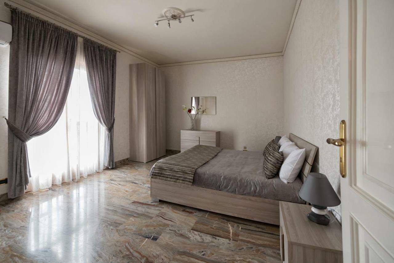 シャッカ Domus Aurea Bed & Breakfast エクステリア 写真