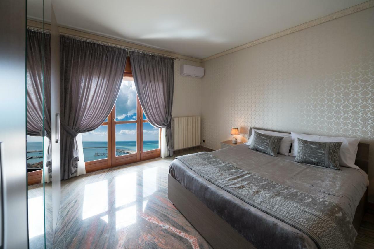 シャッカ Domus Aurea Bed & Breakfast エクステリア 写真