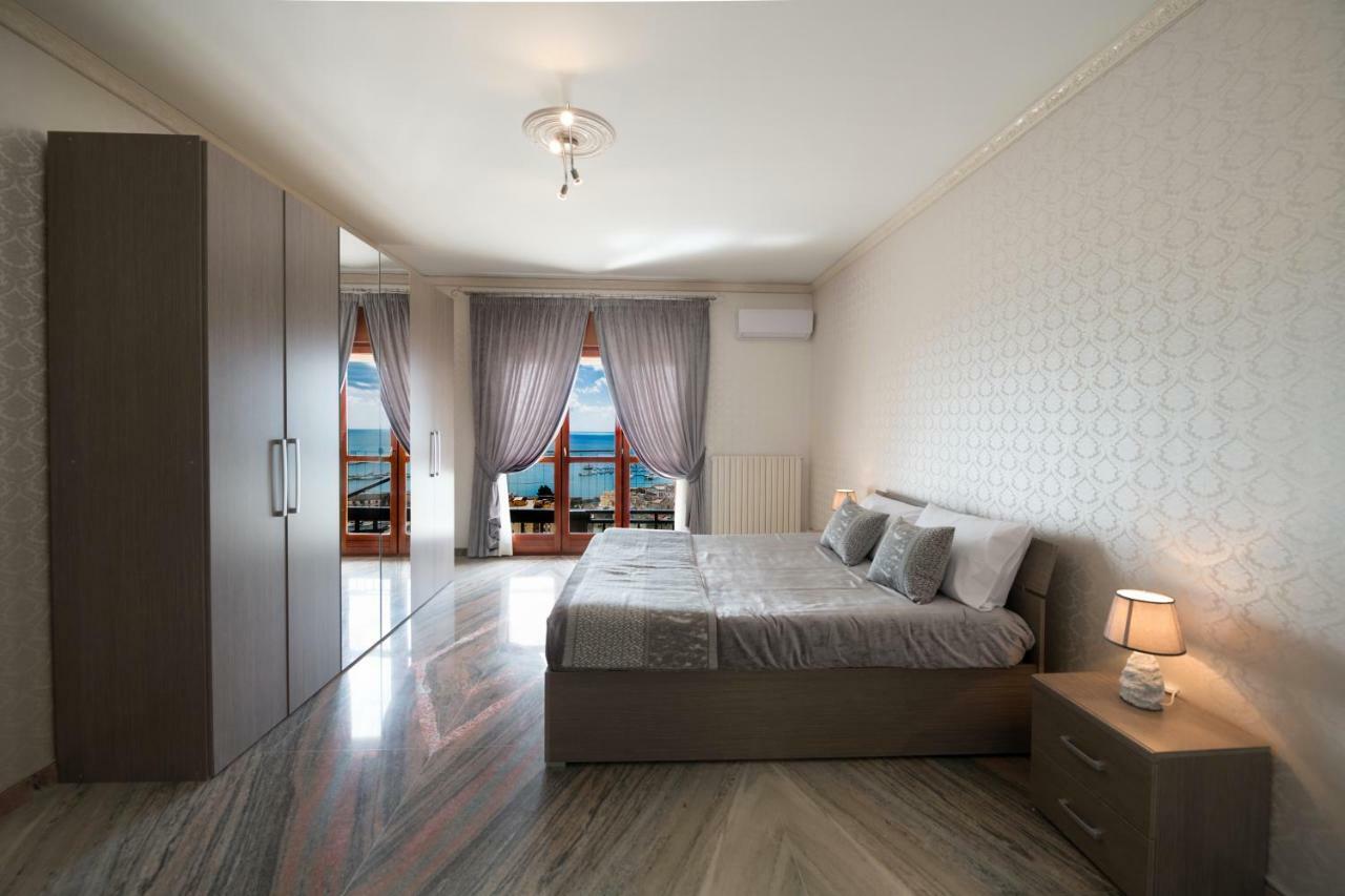 シャッカ Domus Aurea Bed & Breakfast エクステリア 写真
