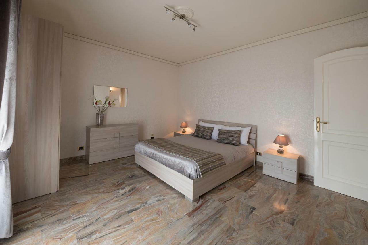シャッカ Domus Aurea Bed & Breakfast エクステリア 写真
